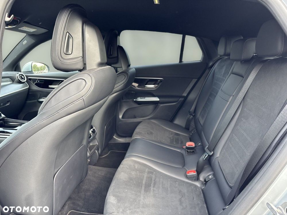 Mercedes-Benz GLC - 24