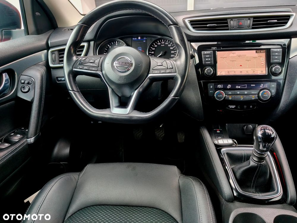 Nissan Qashqai 1.7 dCi TEKNA - 23