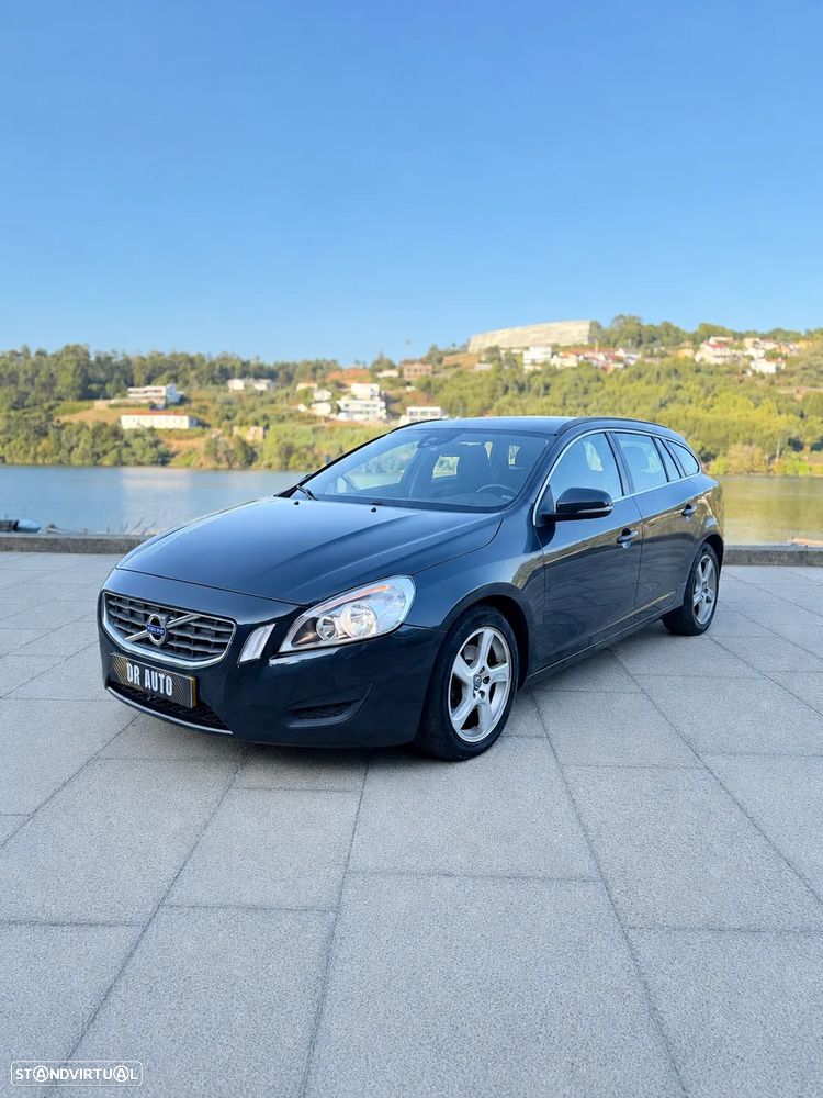 Volvo V60 1.6 D2 Drive Momentum Start/Stop - 2