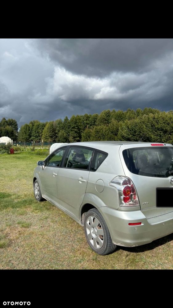 Toyota Corolla Verso - 3