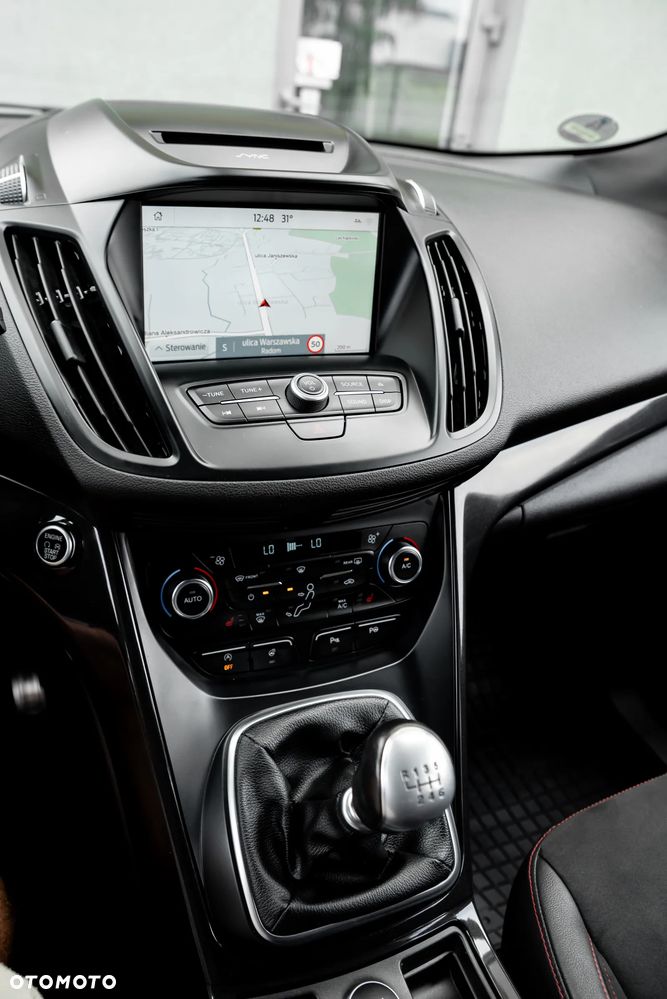 Ford Kuga 1.5 EcoBoost 2x4 ST-Line - 29
