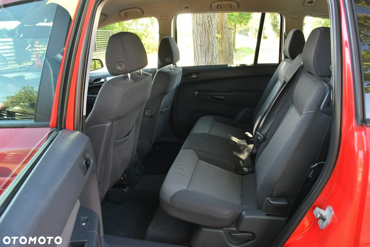 Opel Zafira - 10