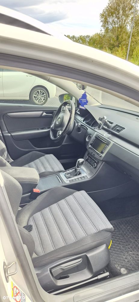 Volkswagen Passat 2.0 TDI Comfortline DSG - 9