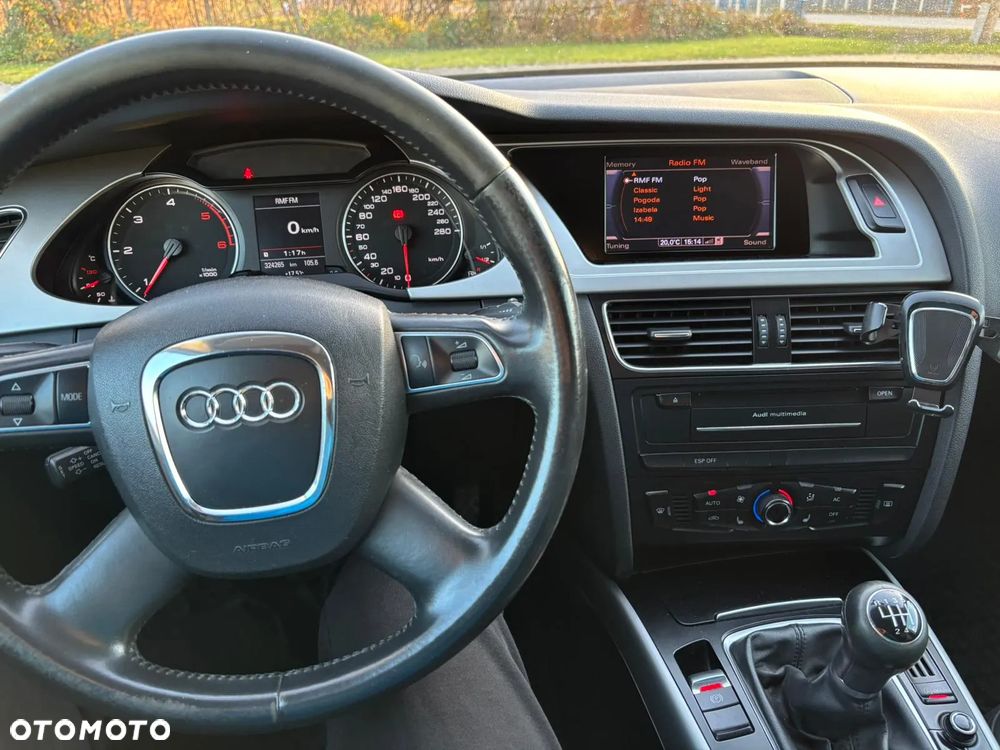 Audi A4 Avant 2.0 TDI Quattro - 25