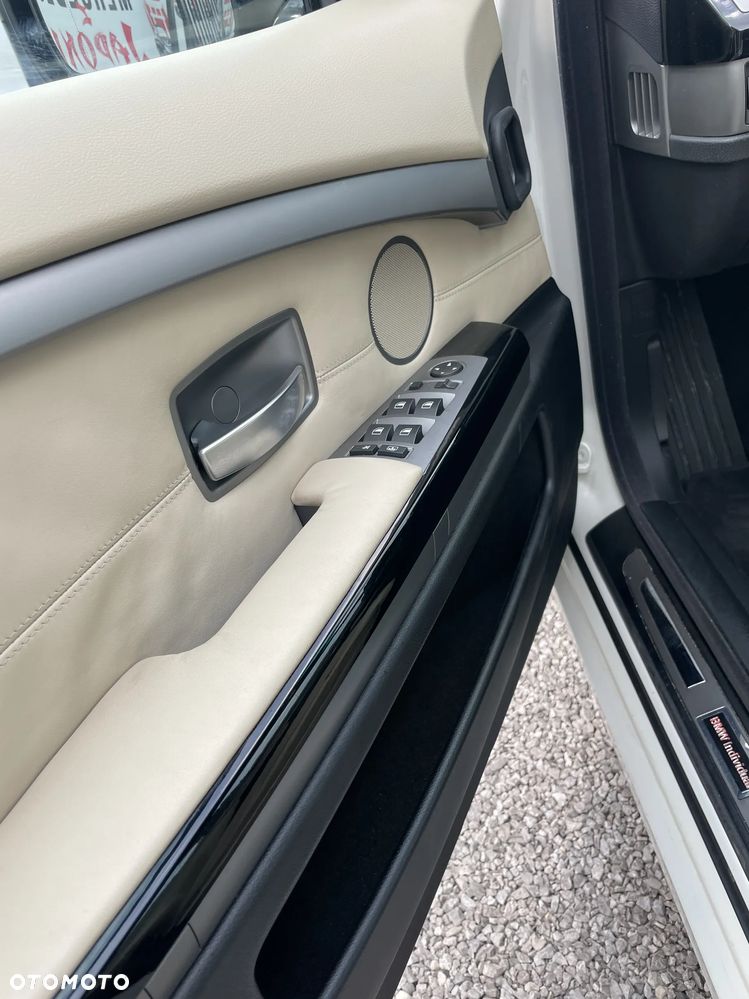 BMW Seria 7 750Li - 13