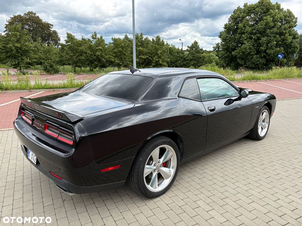 Dodge Challenger - 13