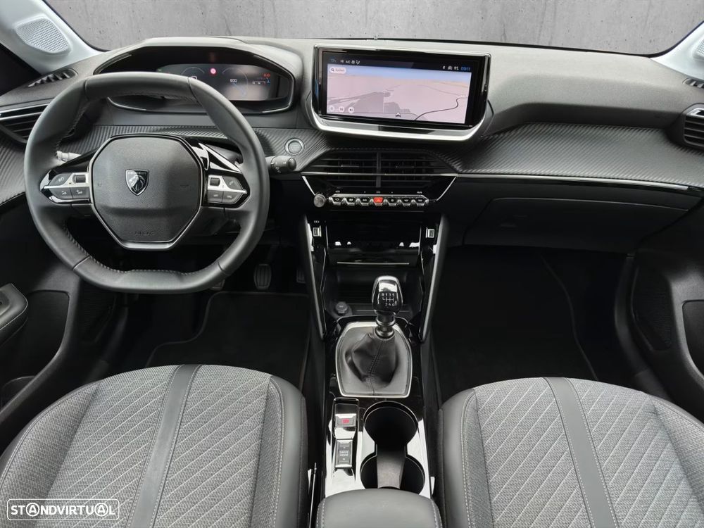 Peugeot 208 1.2 PureTech Allure — fotografia 3