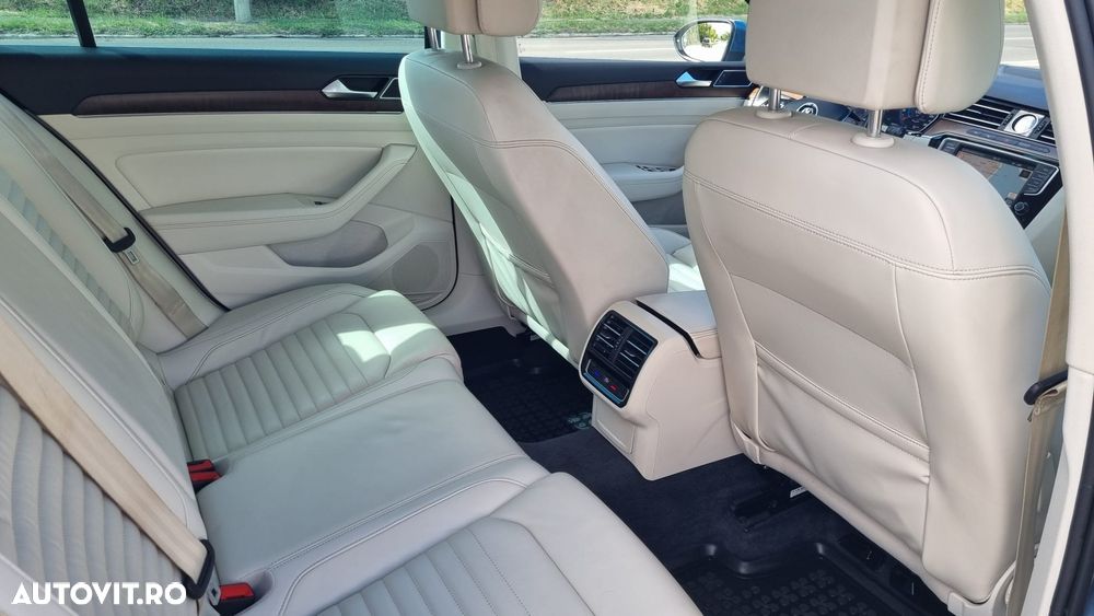 Volkswagen Passat 2.0 TDI DSG Comfortline - 16