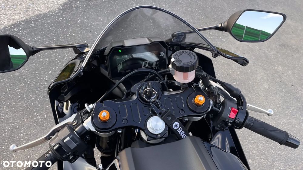 Yamaha R7 - 11