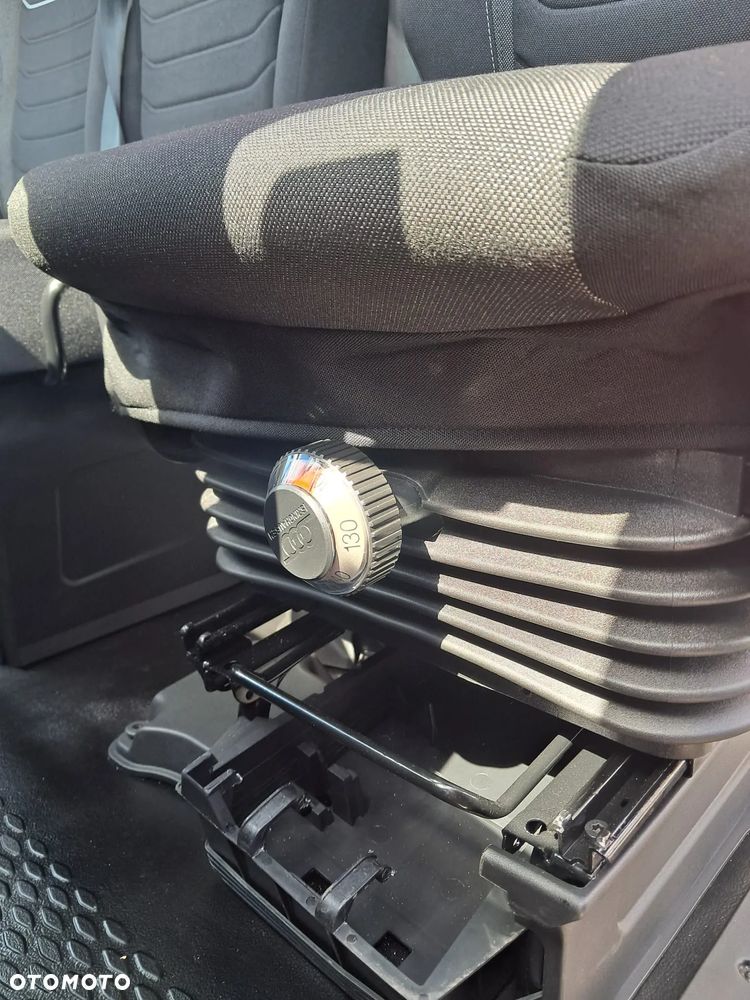 Iveco Daily 35S18HA8 Kontener z windą - 8
