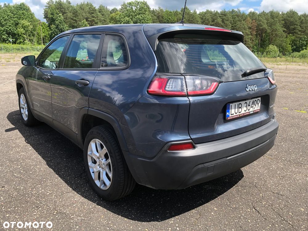 Jeep Cherokee - 4