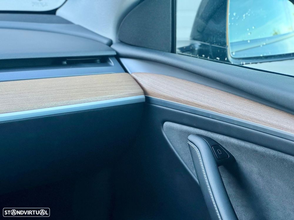 Tesla Model Y Long Range Tração Integral - 45