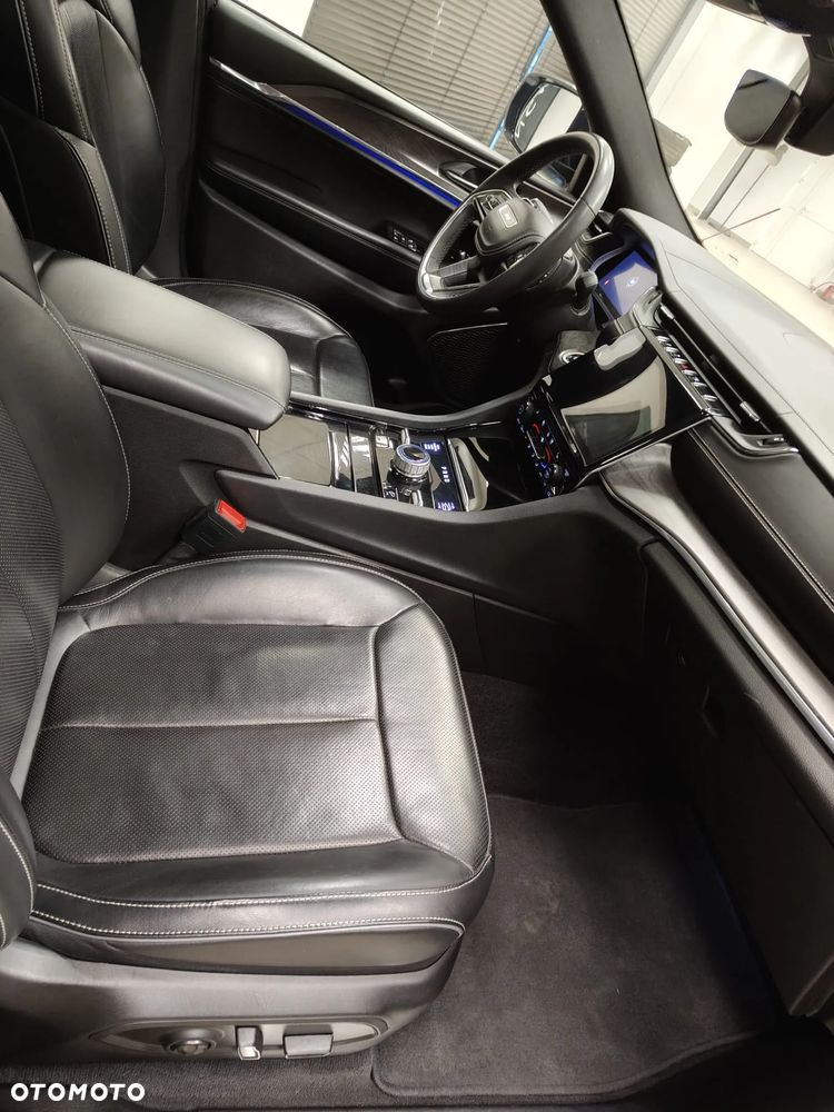 Jeep Grand Cherokee - 38