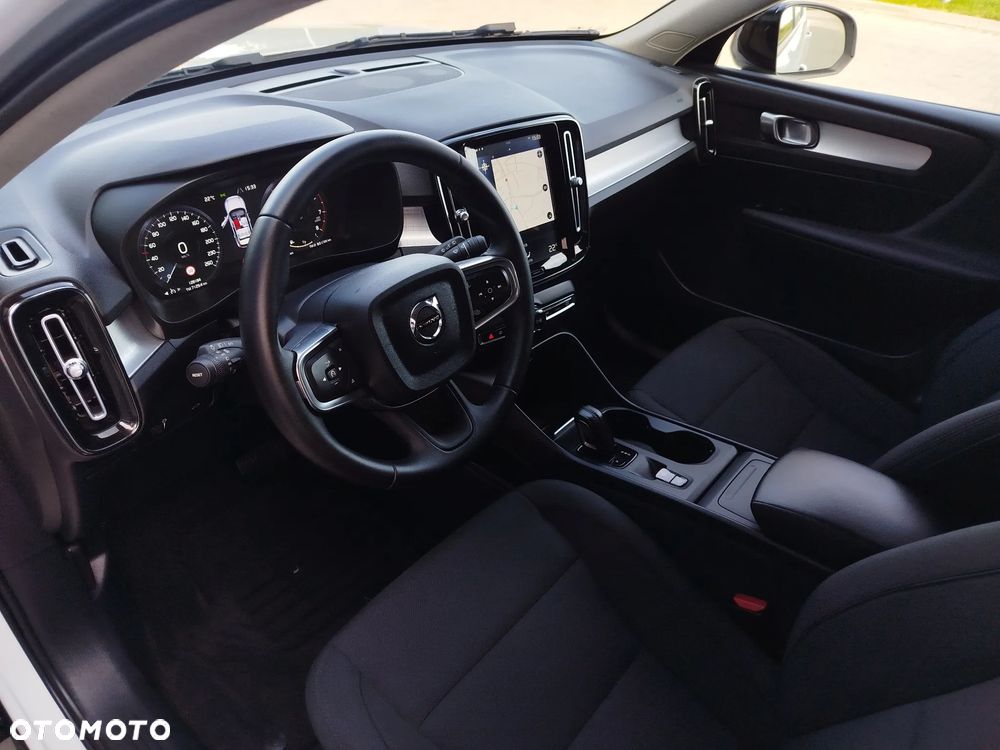 Volvo XC 40 T2 Plus Dark - 25