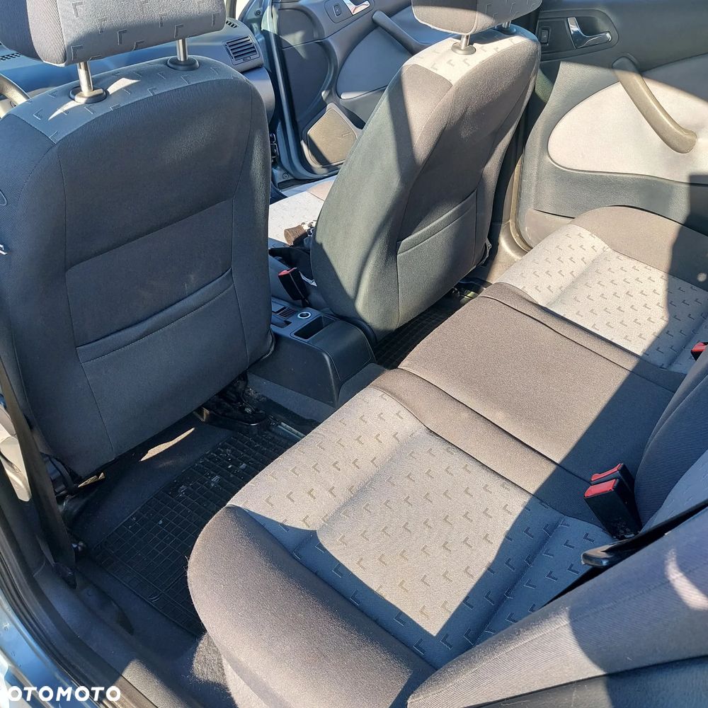 Skoda Octavia 1.6 Ambiente - 11