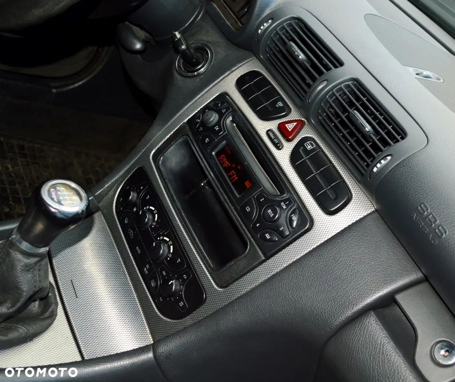 Mercedes-Benz Klasa C 180 - 32