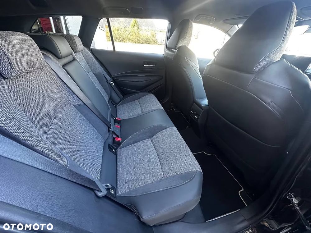 Toyota Corolla 1.8 Hybrid Executive - 26