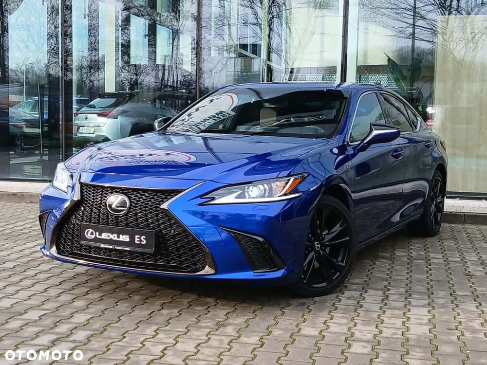 Lexus ES 300h F Sport Design - 10