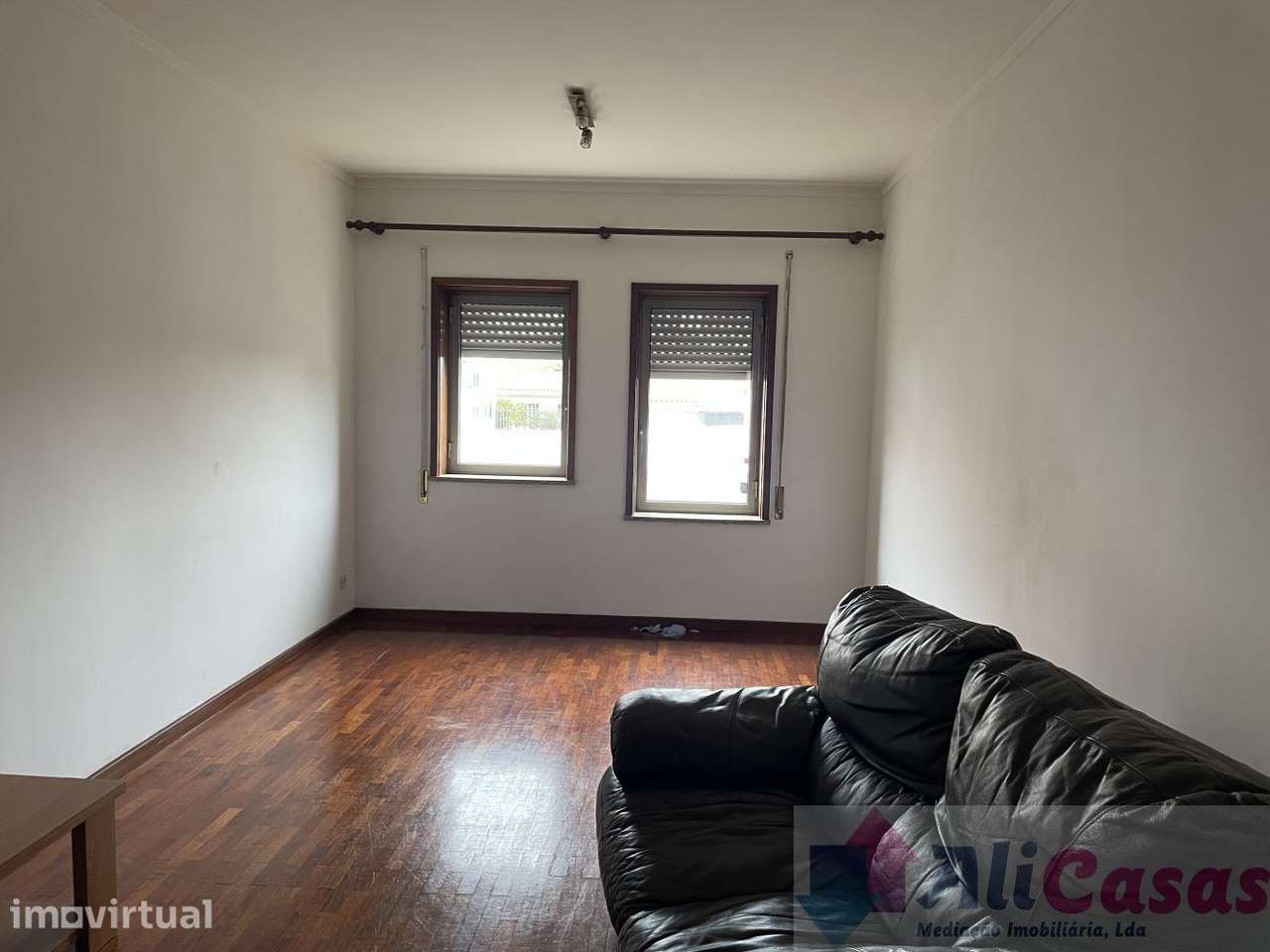 Excelente T2 C/Lugar de garagem e arrumos - Grande imagem: 2/19
