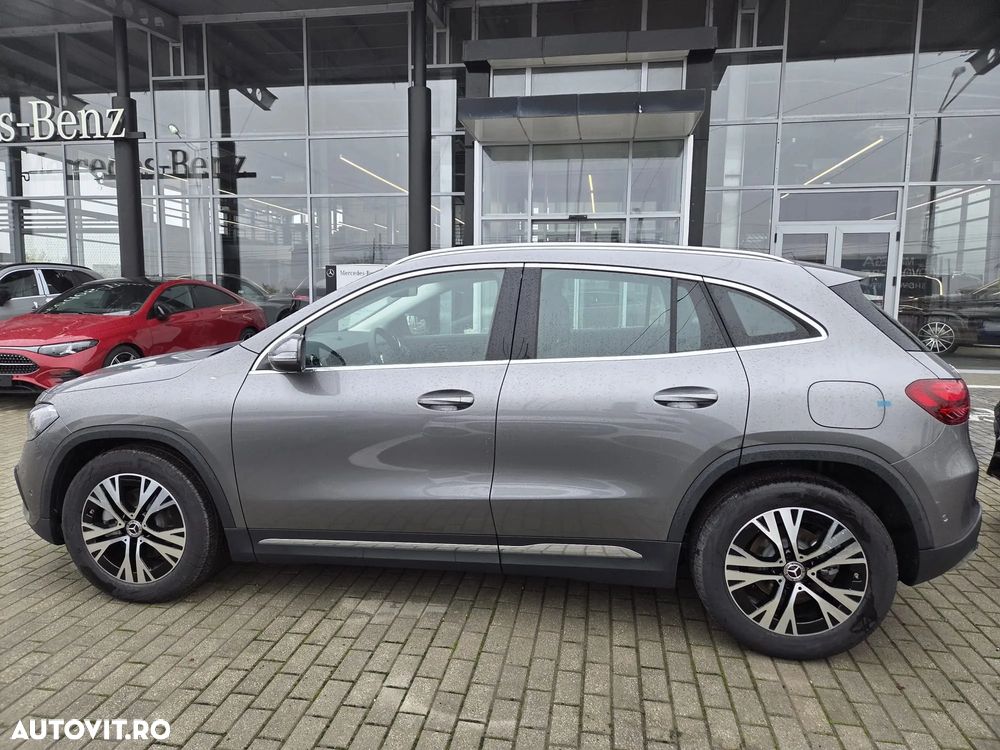 Mercedes-Benz GLA 180 MHEV - 8