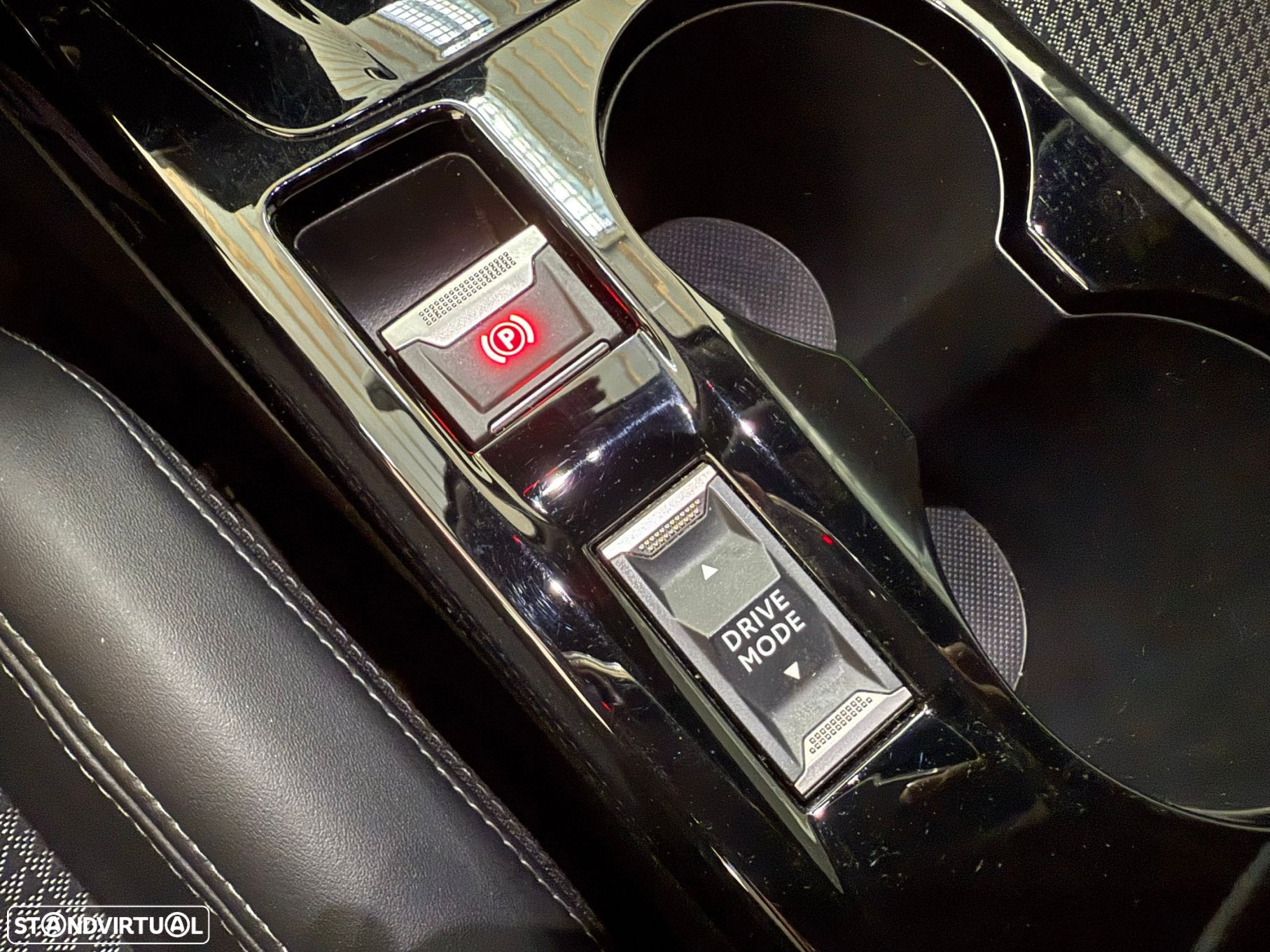 Peugeot e-2008 50 kWh GT - 24