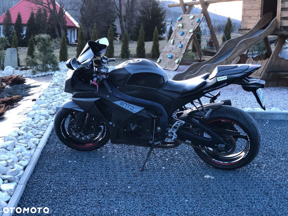 Suzuki GSX-R - 12