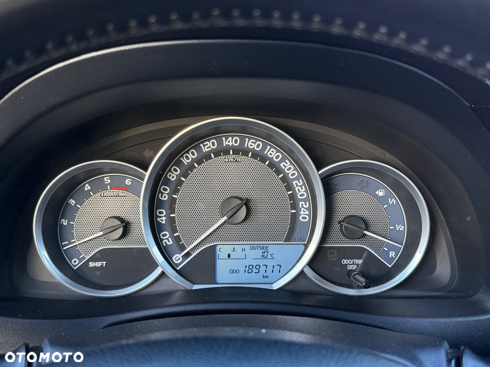 Toyota Auris 1.4 D-4D Premium - 17