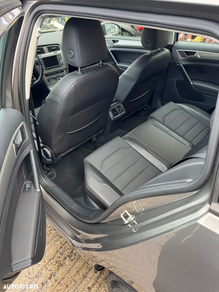 Volkswagen Golf Variant 1.6 TDI BlueMotion Technology DSG Comfortline - 11