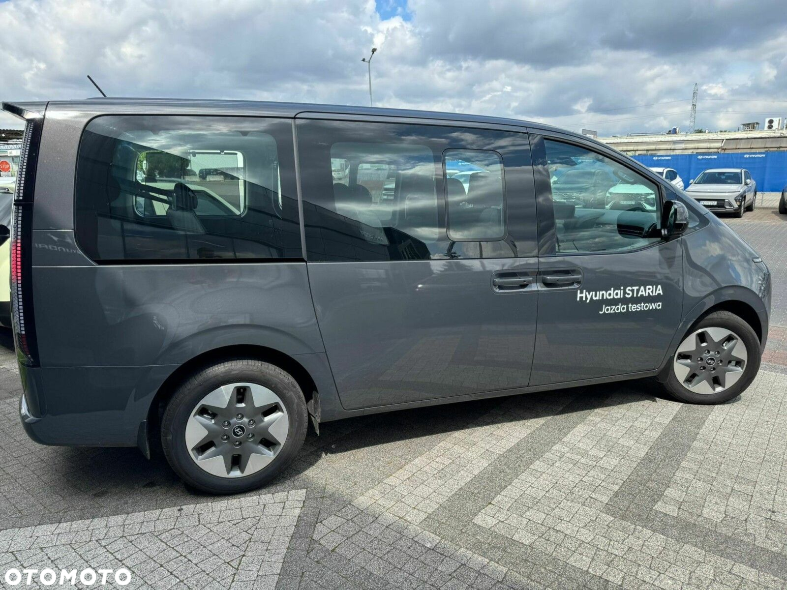 Hyundai Staria - 10