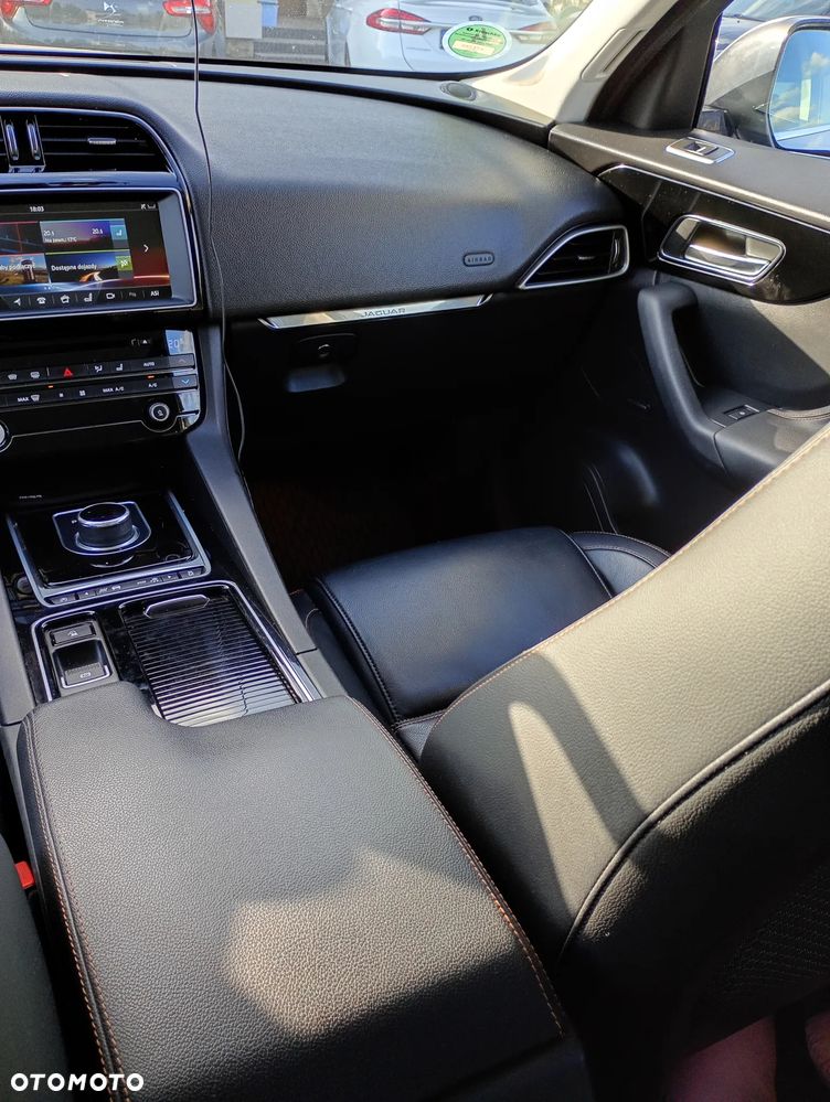 Jaguar F-Pace 3.0 TDV6 AWD Prestige - 19