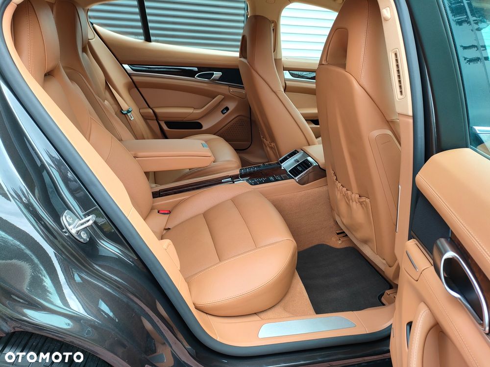 Porsche Panamera 4S - 18
