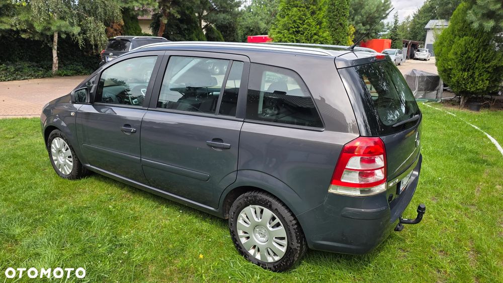 Opel Zafira 1.6 ECOFLEX Family Plus - 24