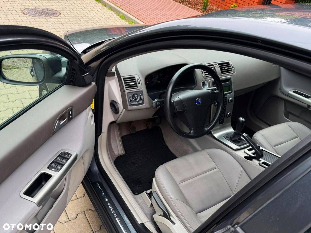 Volvo S40 2.0D Momentum - 6