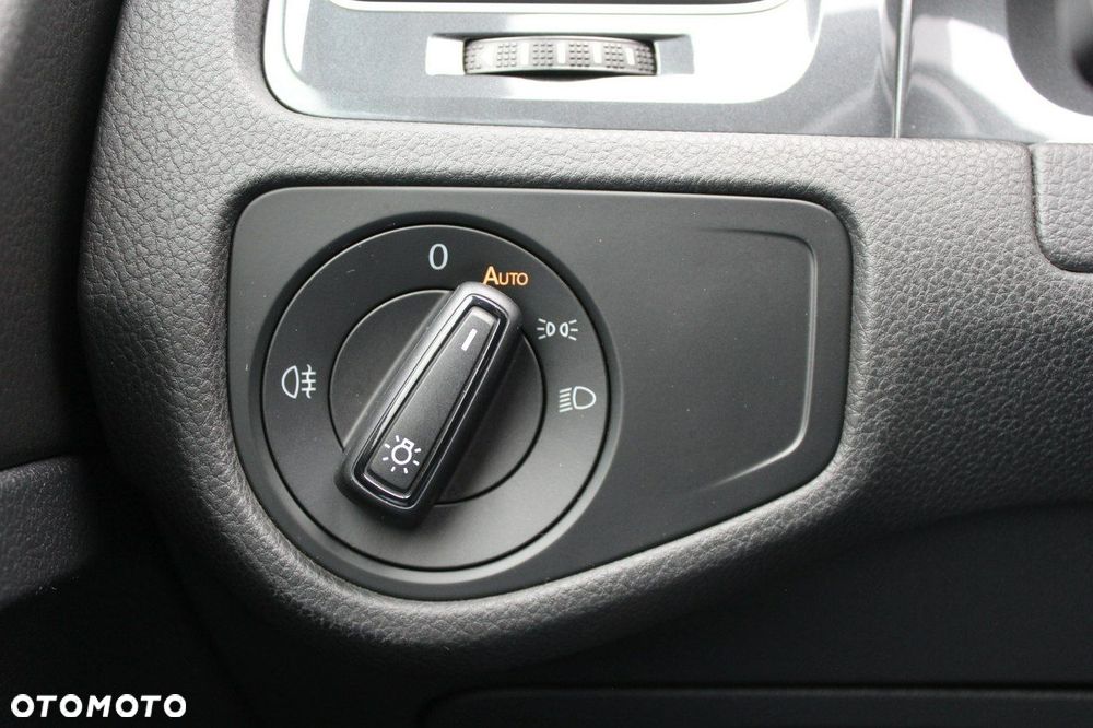 Volkswagen Golf - 19