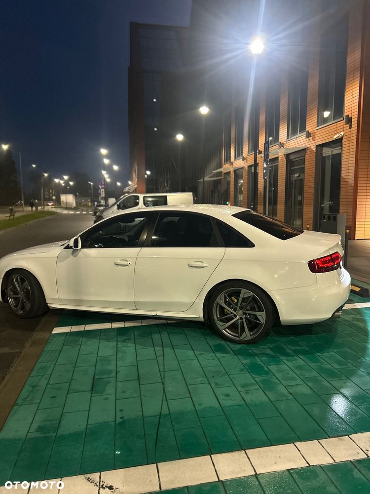 Audi A4 Limousine - 7
