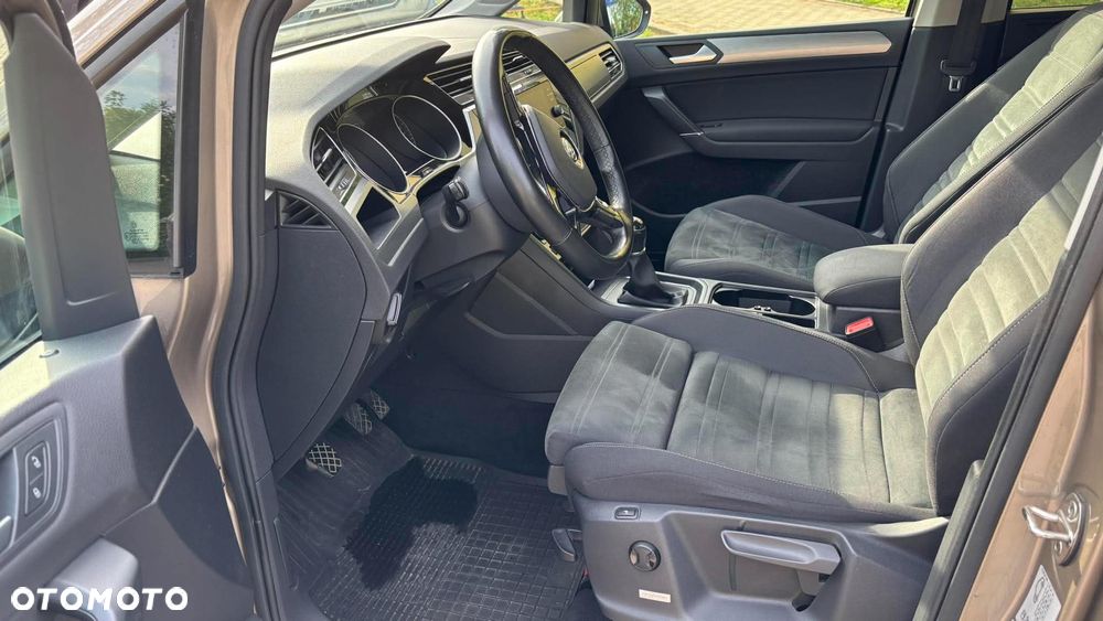 Volkswagen Touran 2.0 TDI BMT Comfortline - 9