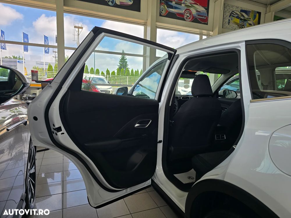 MG ZS HEV 1.5 GSI AT Excite - 14
