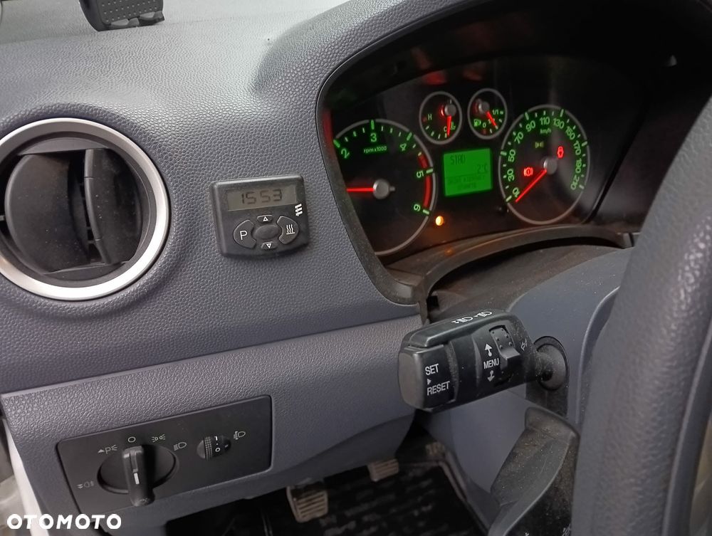 Ford Transit Connect - 9
