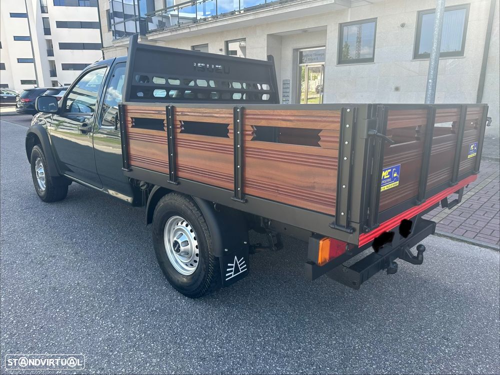 Isuzu D-Max 4x4 Space Cab Custom - 4