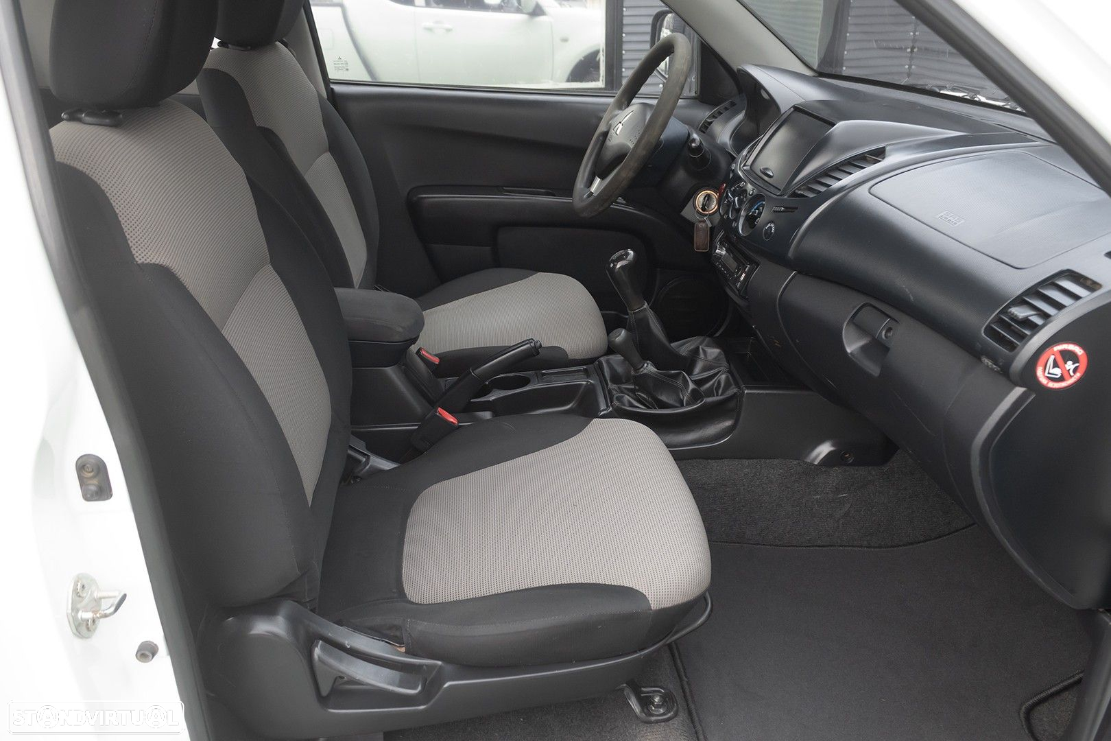 Mitsubishi L200 2.5 DI-D CS Inform AC 4WD - 18