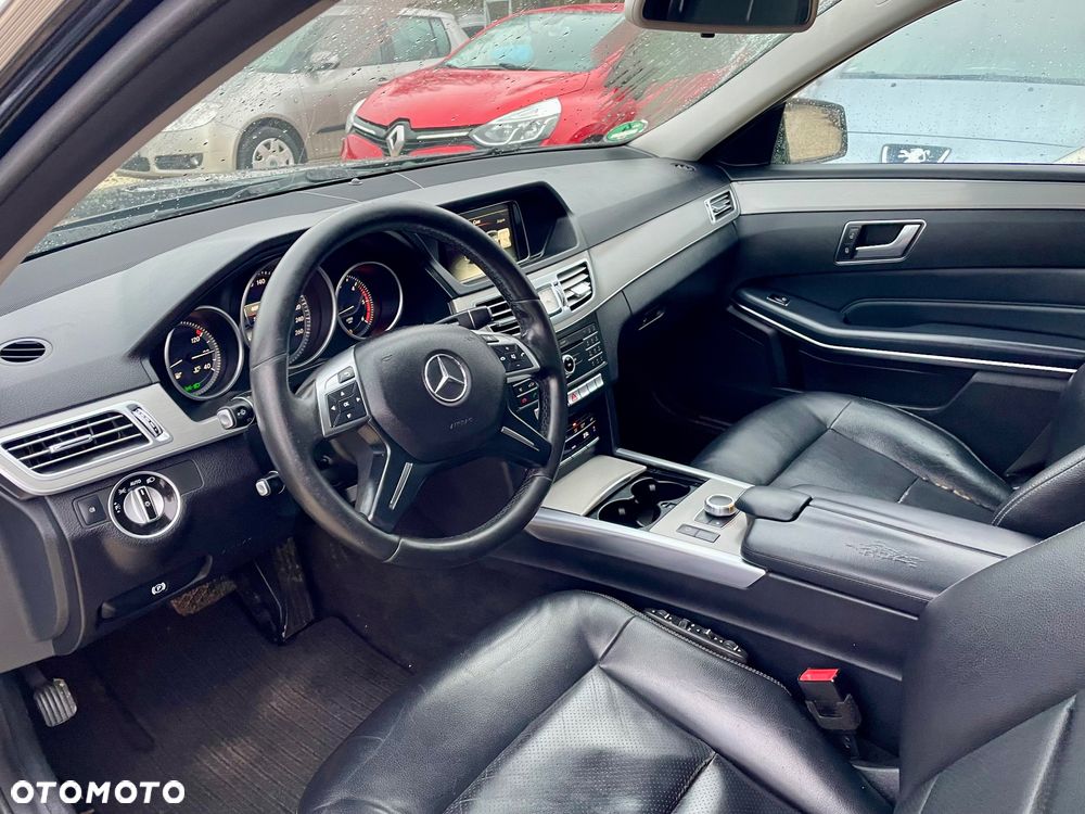 Mercedes-Benz Klasa E 220 BlueTEC 9G-TRONIC - 24