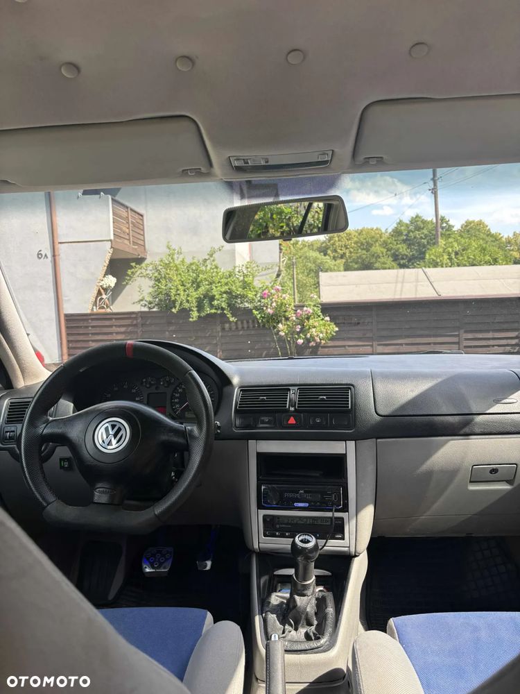 Volkswagen Golf - 2