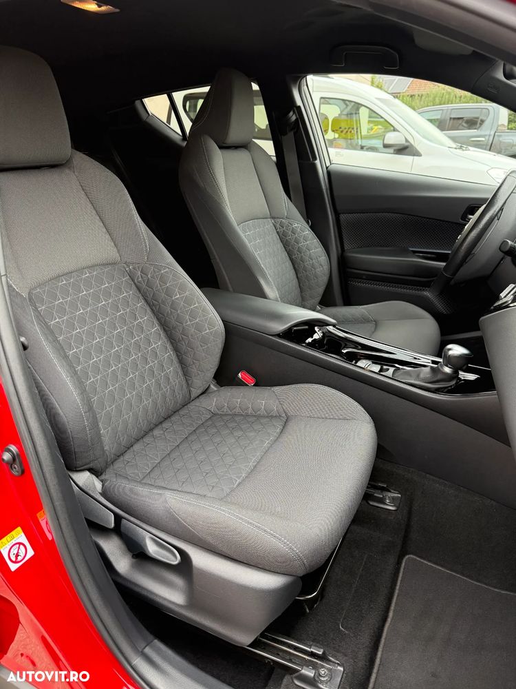 Toyota C-HR 2.0 HSD 184 CP 4x2 CVT Style - 24