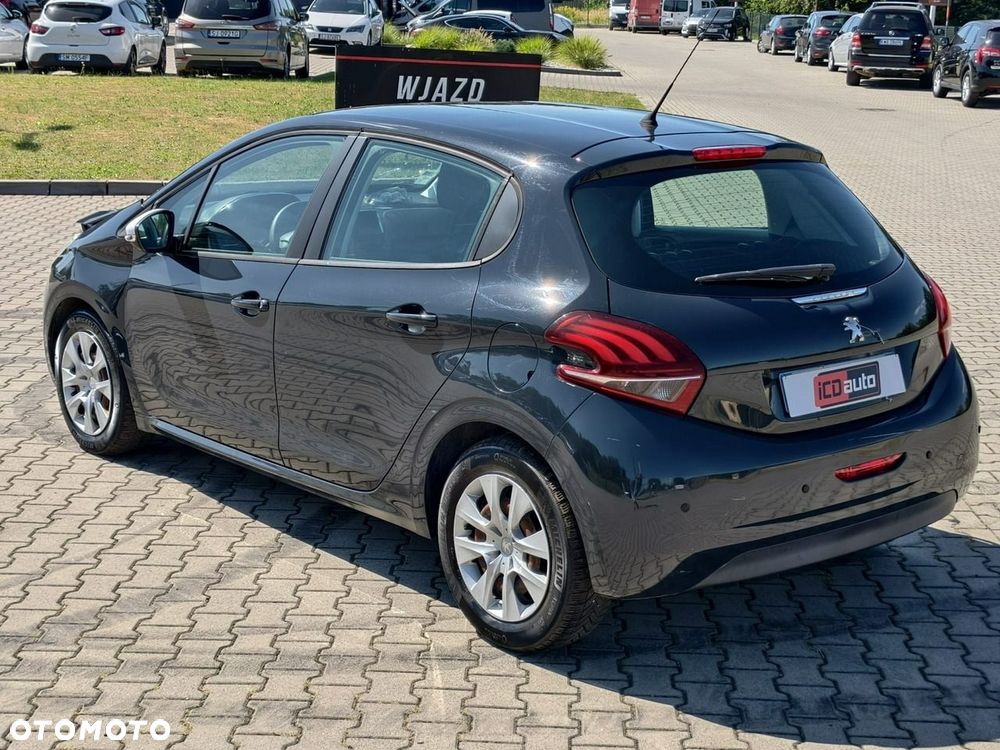 Peugeot 208 - 5