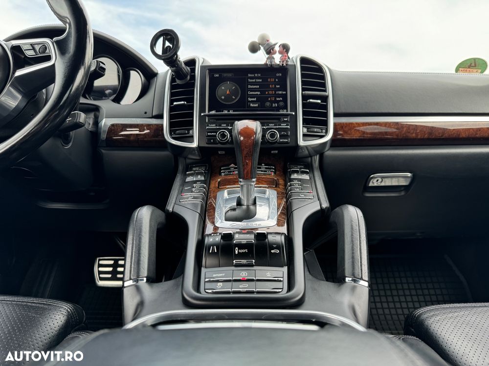 Porsche Cayenne 3.0 L V6 - 13