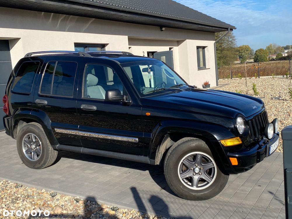 Jeep Cherokee 2005 photo 2