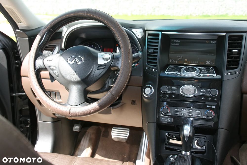 Infiniti FX FX35 - 10