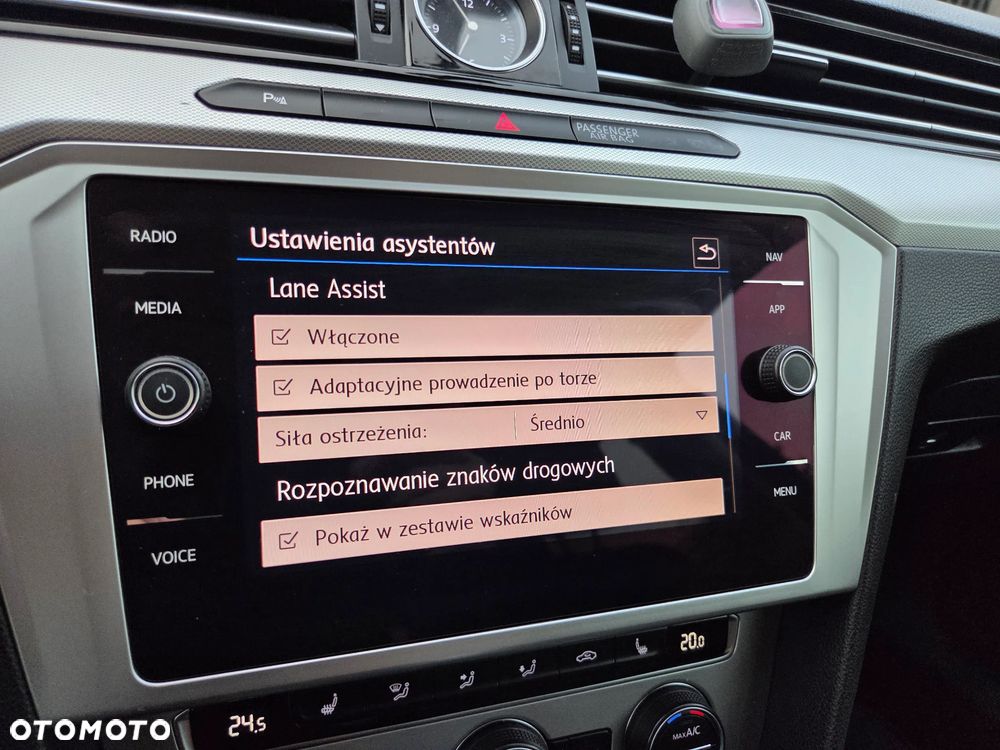 Volkswagen Passat 2.0 TDI SCR Trendline DSG - 17