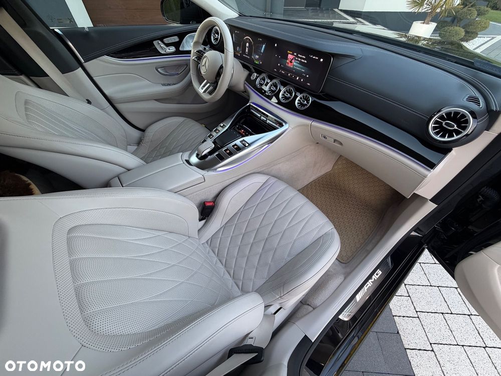 Mercedes-Benz AMG GT 43 4-Matic+ Special Edition Red - 5