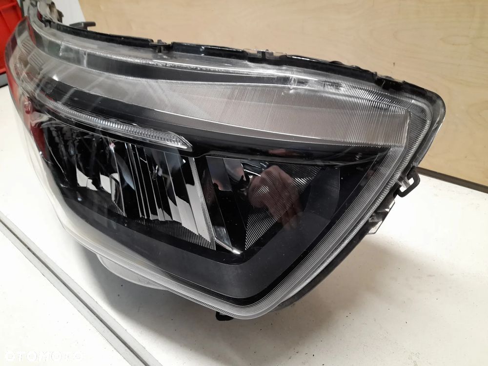 Iveco Daily lampa prawa przód  FULL LED 05802711799 - 4
